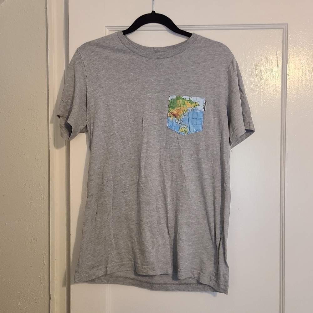 Serengetee pocket world grey tshirt